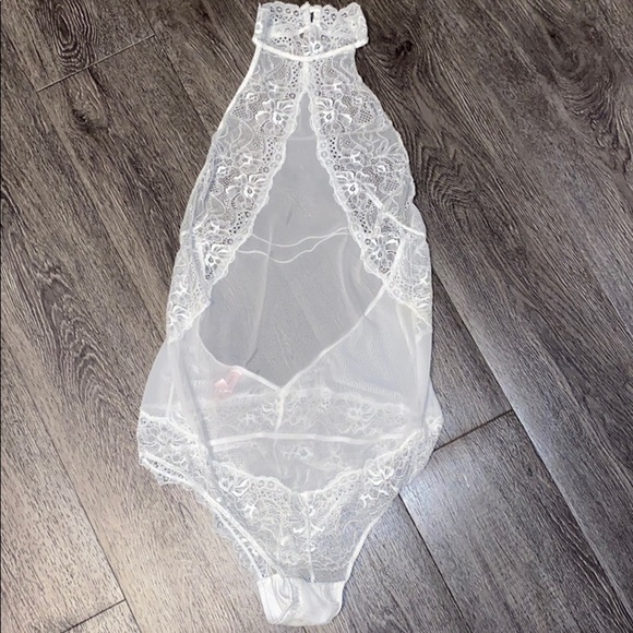 White lace bodysuit - Picture 2 of 3